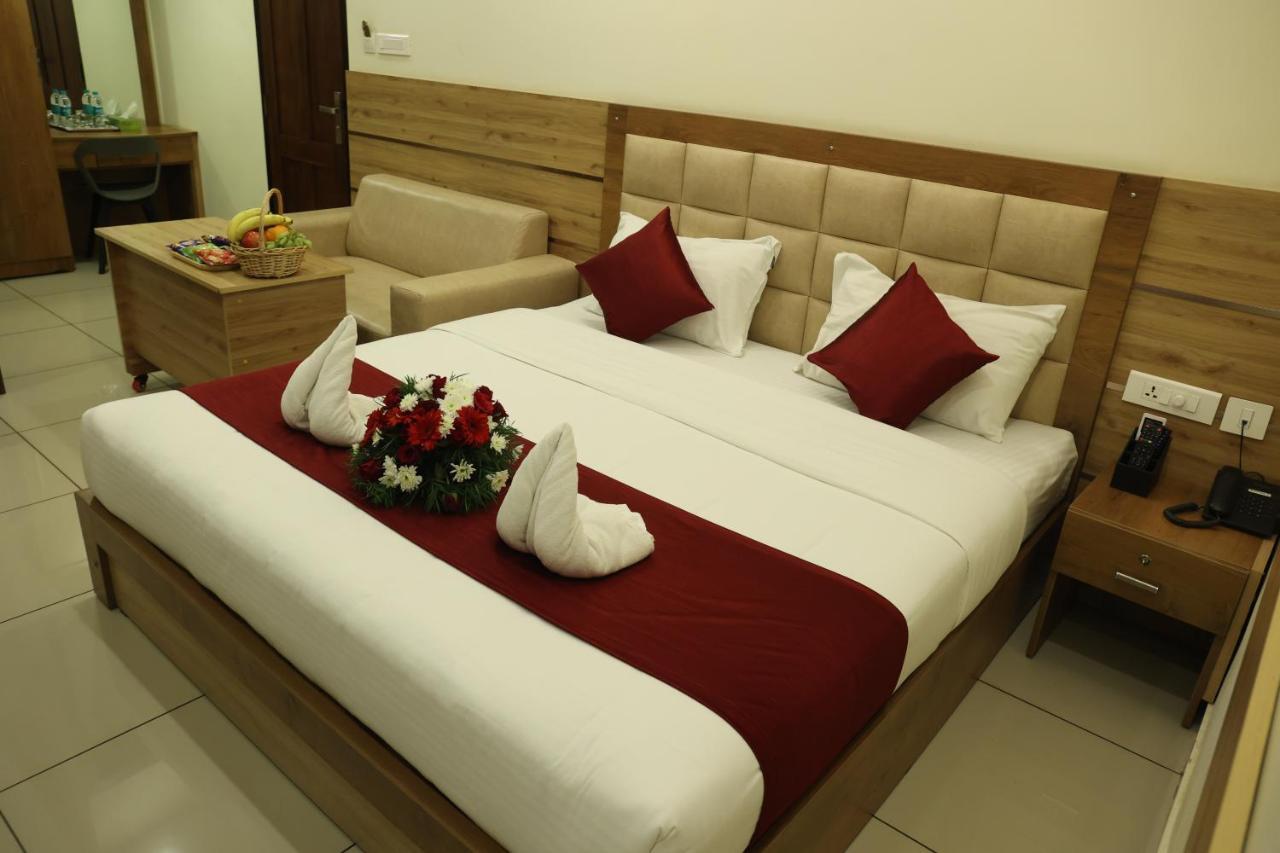 Balaji Regency Kanhangad Kannangad Eksteriør billede